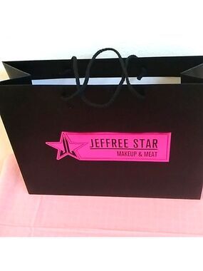 D- New Jeffree Star Gift Bag